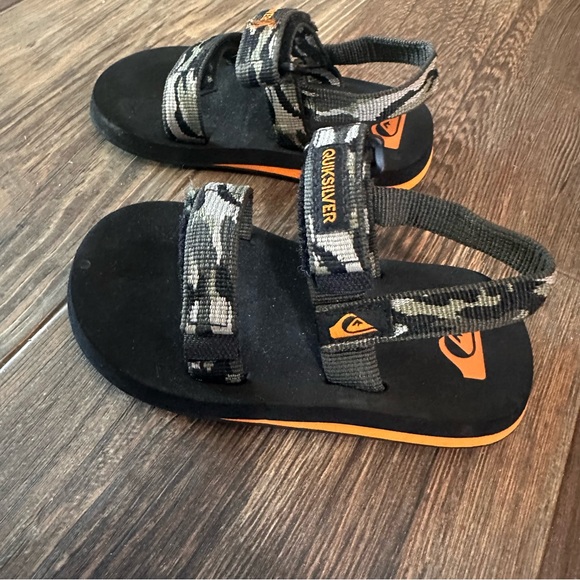 Quiksilver camo beach summer sandal toddler boy 9 adjustable straps water shoes - Picture 1 of 7